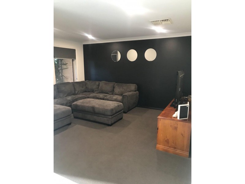 9 Cedar Crescent, Parkes NSW 2870