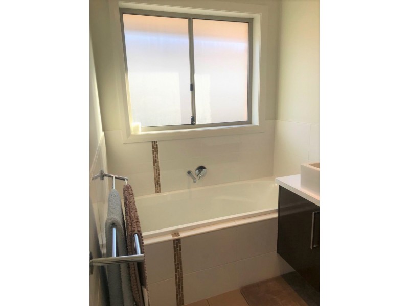 9 Cedar Crescent, Parkes NSW 2870