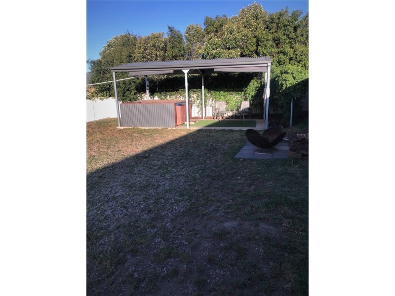 9 Cedar Crescent, Parkes NSW 2870