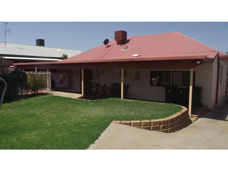 12 Hume Street, Parkes NSW 2870