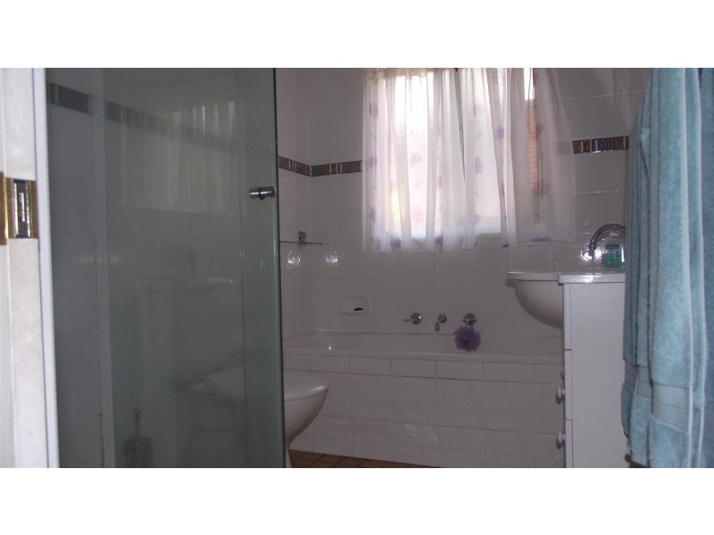 12 Hume Street, Parkes NSW 2870