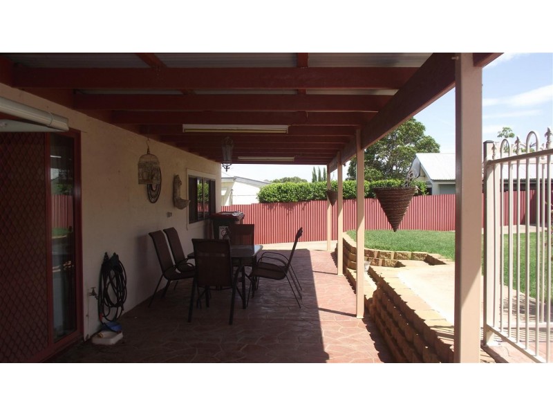 12 Hume Street, Parkes NSW 2870