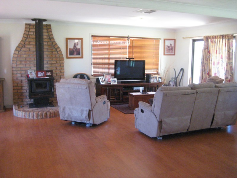 6 High Street, Condobolin NSW 2877
