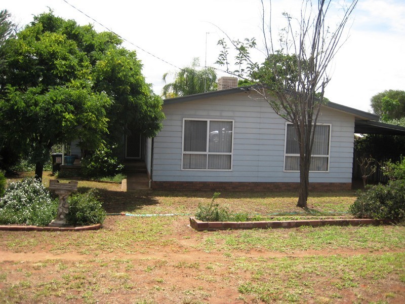 24 High Street, Condobolin NSW 2877