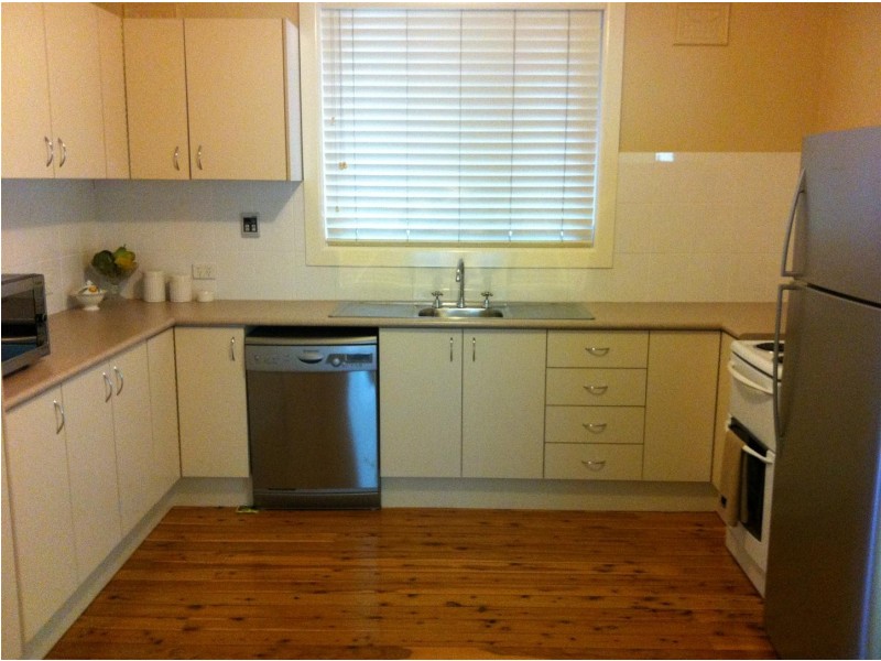 16 FORSTER, Parkes NSW 2870