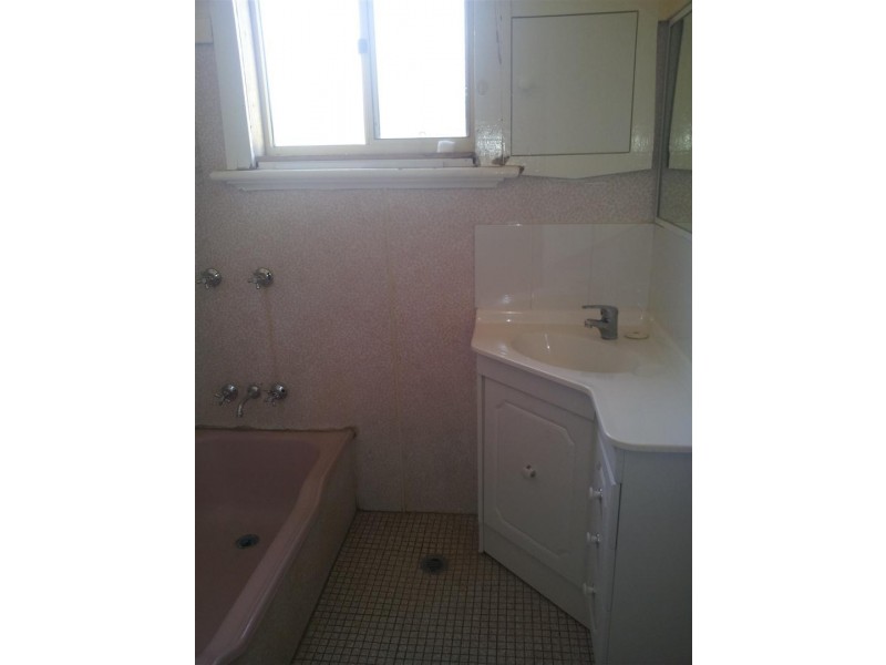 5  CARRINGTON STREET, Parkes NSW 2870