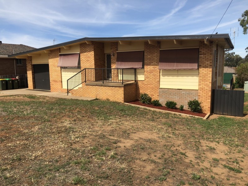 5 Lorking Street, Parkes NSW 2870
