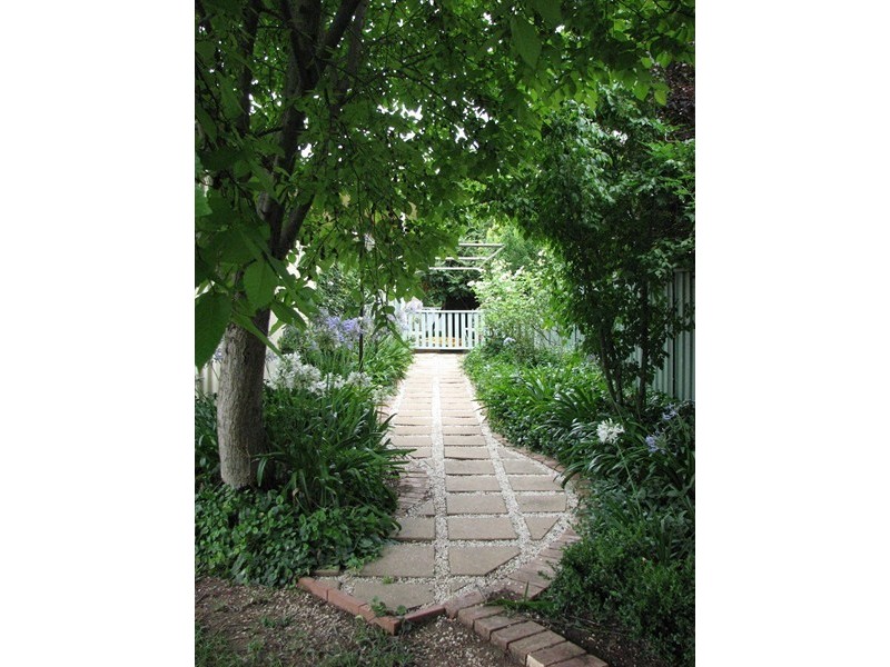 64 Flint Street, Forbes NSW 2871