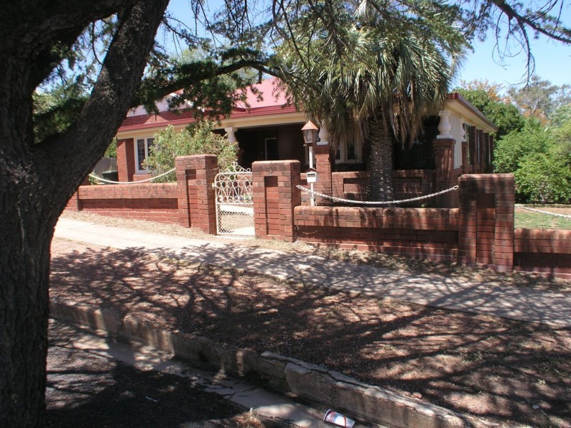 15 Bushman Street, Parkes NSW 2870