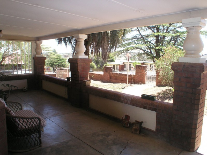 15 Bushman Street, Parkes NSW 2870