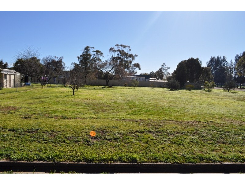 27 Oberon Street, Eugowra NSW 2806