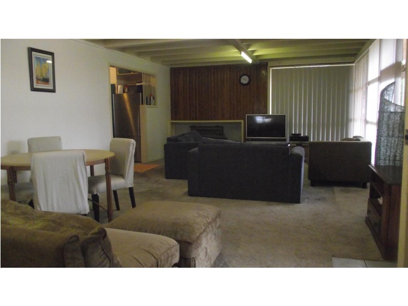 3 Middleton Street, Parkes NSW 2870