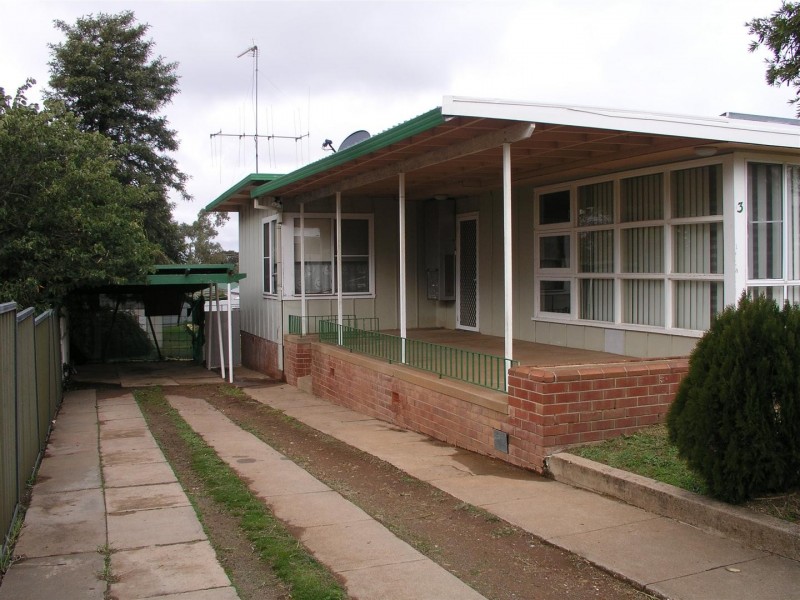 3 Middleton Street, Parkes NSW 2870