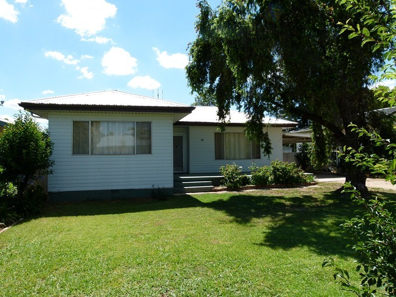 16 Elliott Street, Forbes NSW 2871