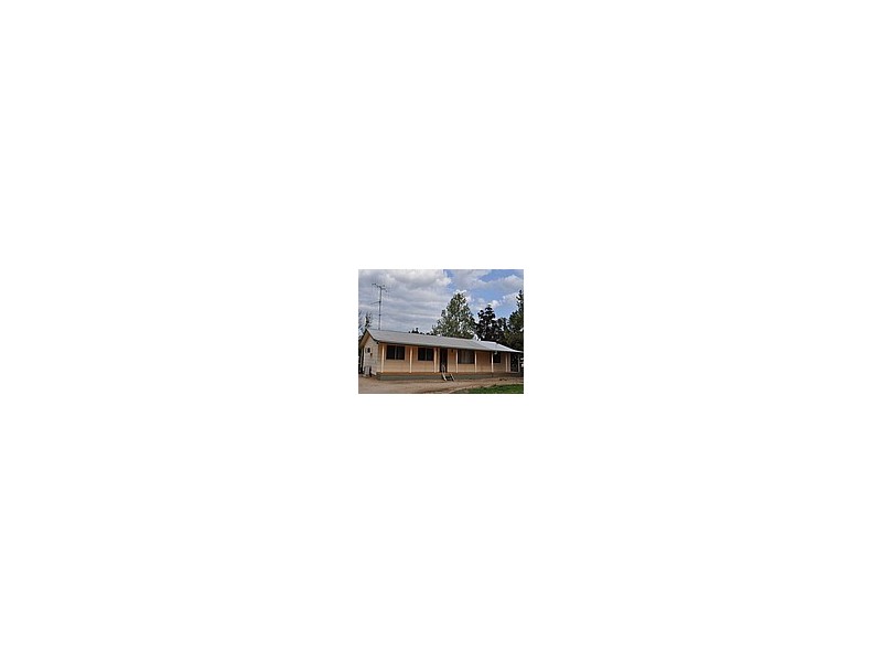 32 Aurora Street, Eugowra NSW 2806