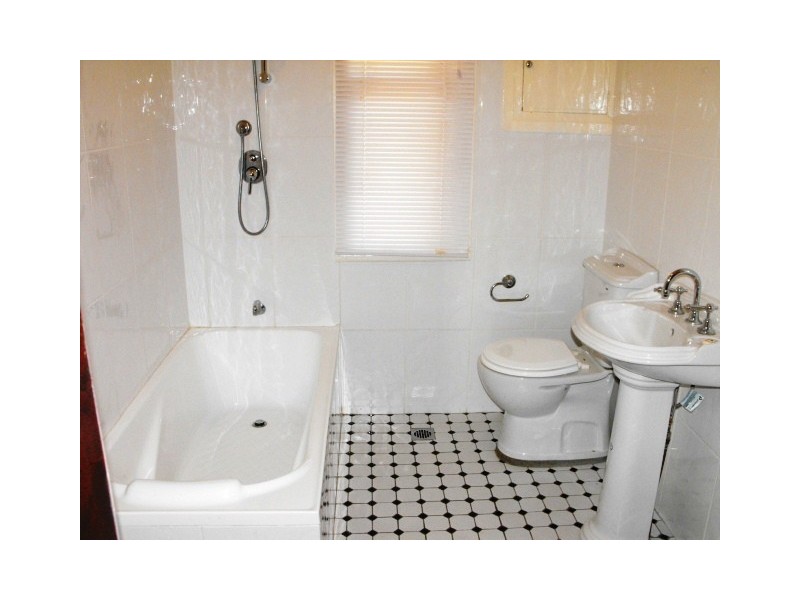 13 Hill Street, Parkes NSW 2870