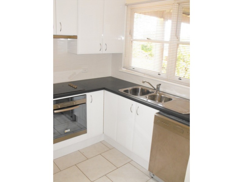 13 Hill Street, Parkes NSW 2870