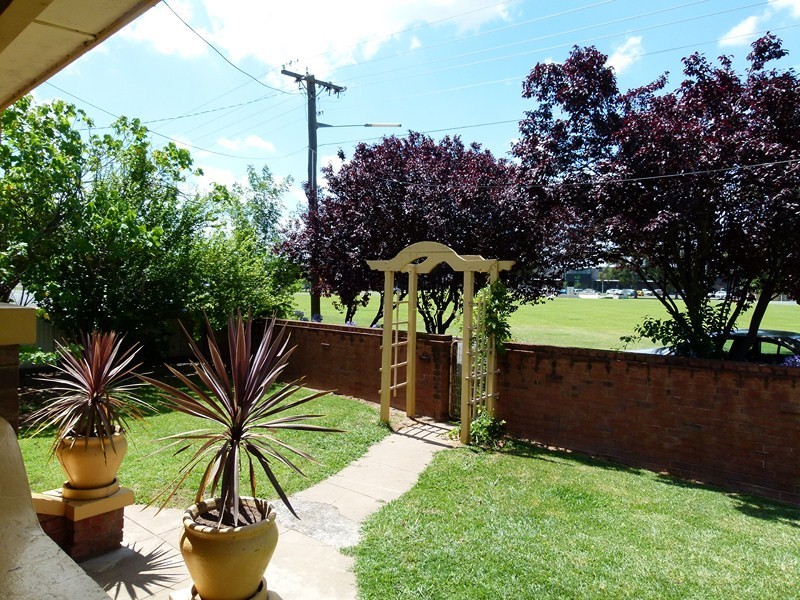 10  Renfree Street, Forbes NSW 2871