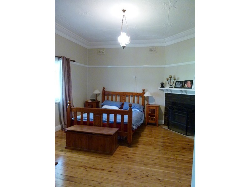 10  Renfree Street, Forbes NSW 2871