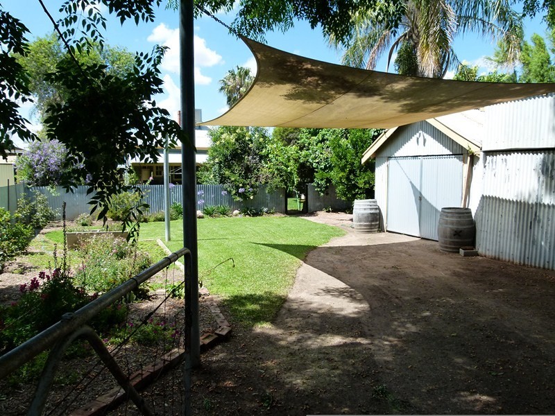 10  Renfree Street, Forbes NSW 2871