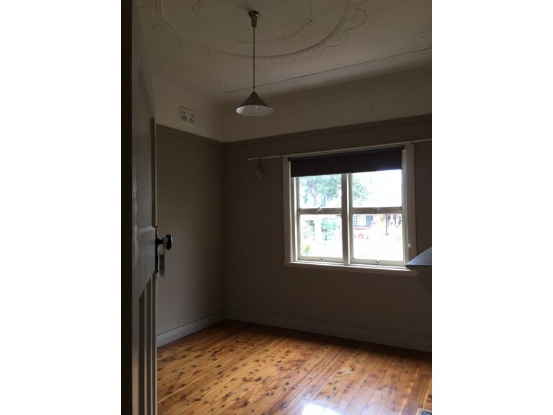 5 Cooke Street, Parkes NSW 2870