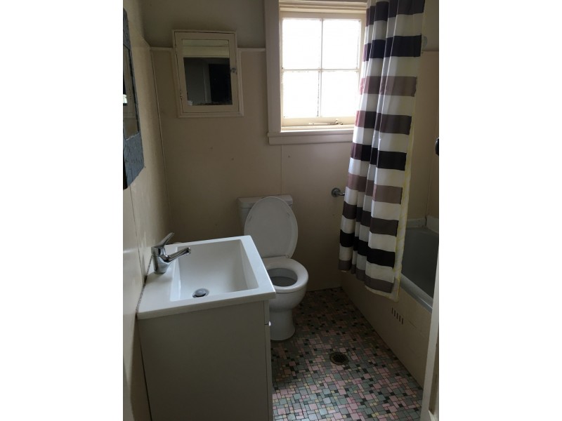 5 Cooke Street, Parkes NSW 2870