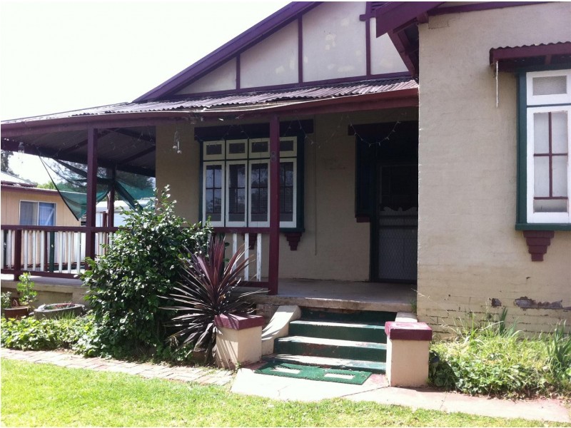8 May Street, Parkes NSW 2870