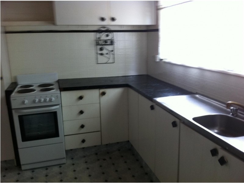 8 May Street, Parkes NSW 2870