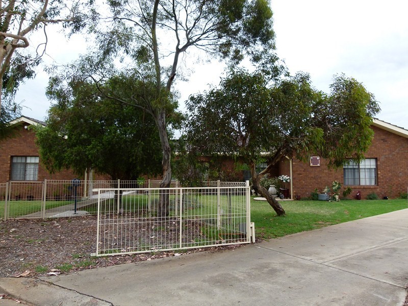 8-10 Palmer Crescent, Forbes NSW 2871