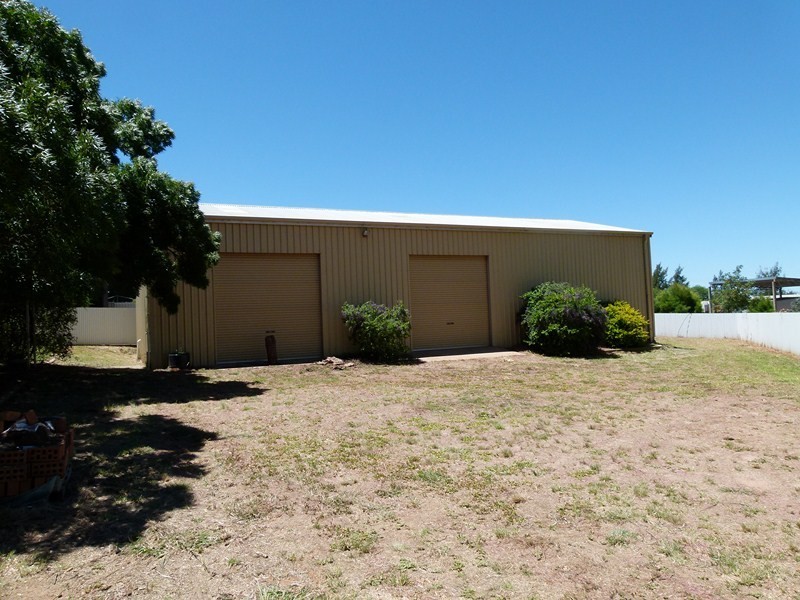 8 Brahman Street, Forbes NSW 2871