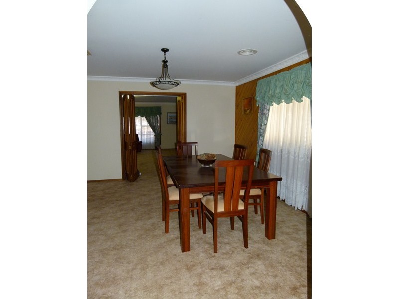 8 Brahman Street, Forbes NSW 2871