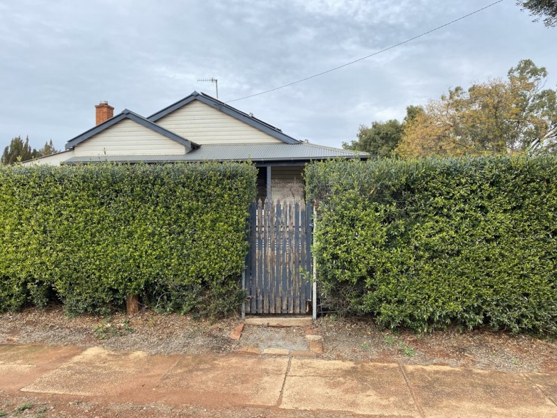 10 Goodwill Street, Condobolin NSW 2877