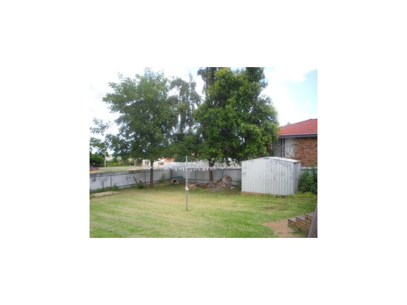13 Want Street, Parkes NSW 2870