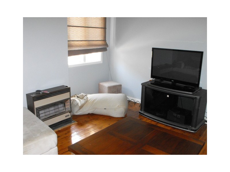 37 East Street, Parkes NSW 2870