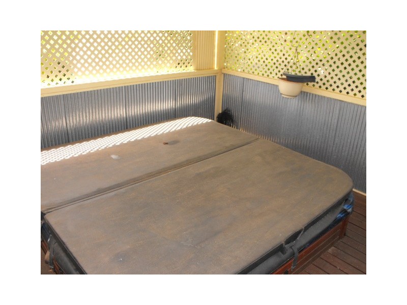 37 East Street, Parkes NSW 2870