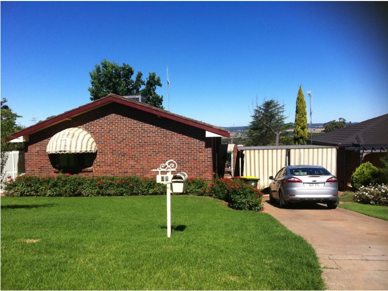 35 Mengarvie Street, Parkes NSW 2870
