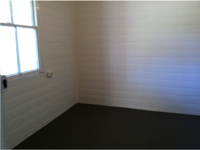 61 Orange Street, Parkes NSW 2870