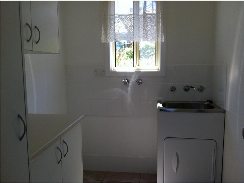 61 Orange Street, Parkes NSW 2870