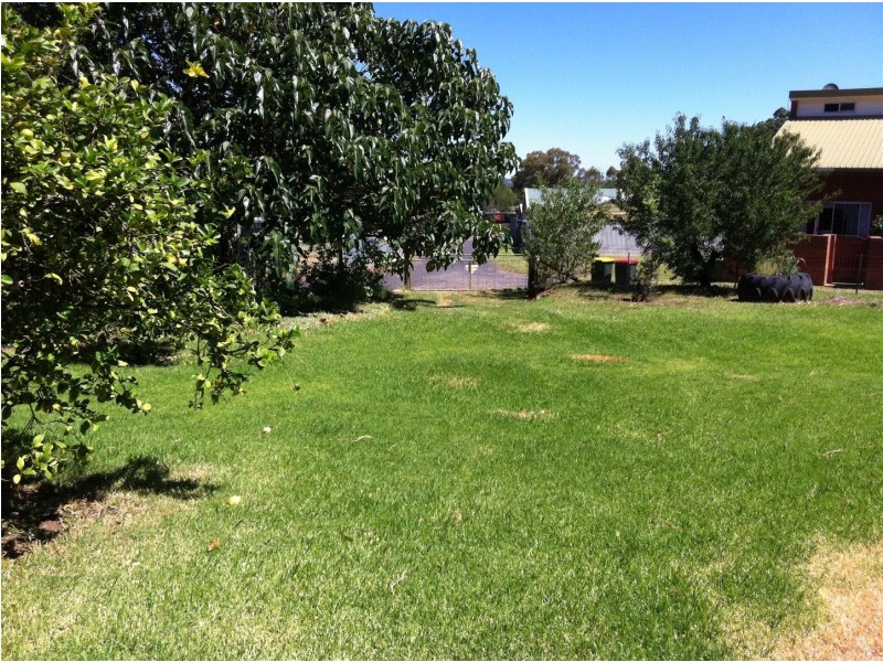 61 Orange Street, Parkes NSW 2870