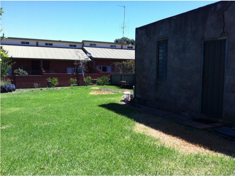 61 Orange Street, Parkes NSW 2870
