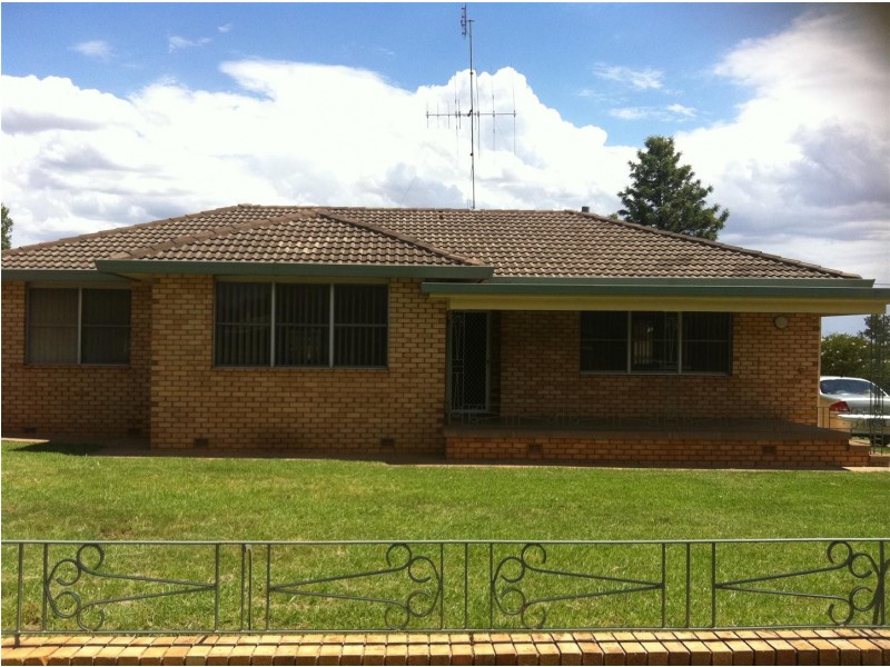 53 Dalton Street, Parkes NSW 2870
