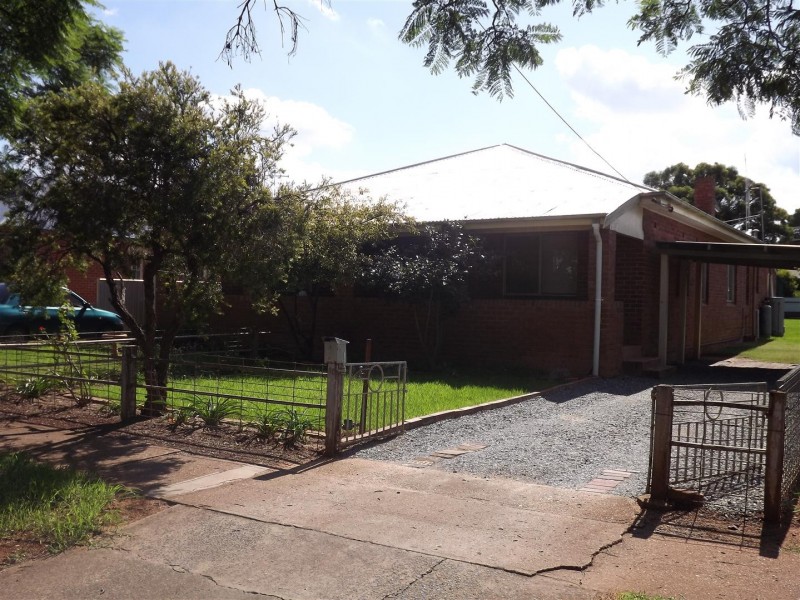 40 and 40A Close Street, Parkes NSW 2870