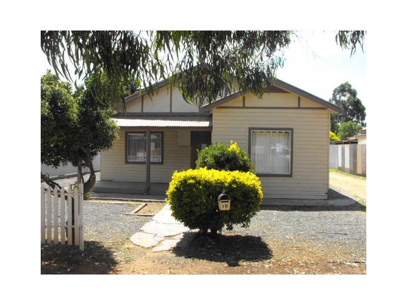 30 Station Street, Parkes NSW 2870