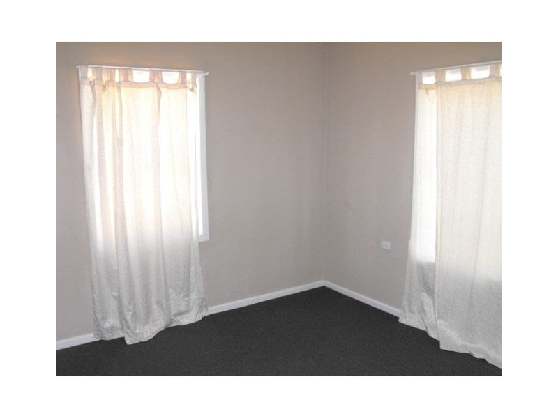 30 Station Street, Parkes NSW 2870