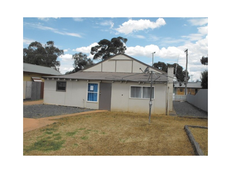 30 Station Street, Parkes NSW 2870