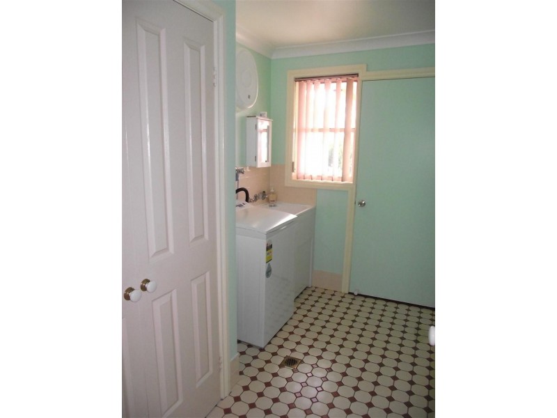 68 Best Street, Parkes NSW 2870