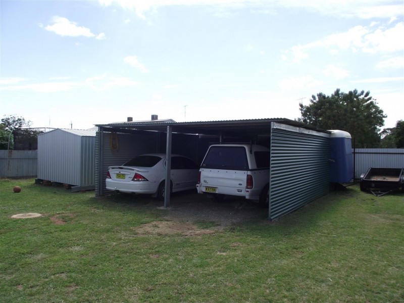 17 Kitchener Street, Tullamore NSW 2874