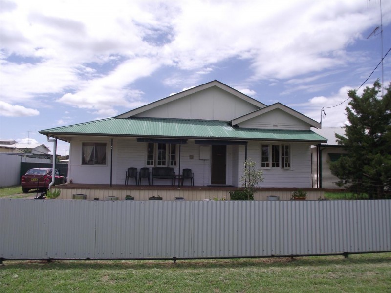 17 Kitchener Street, Tullamore NSW 2874