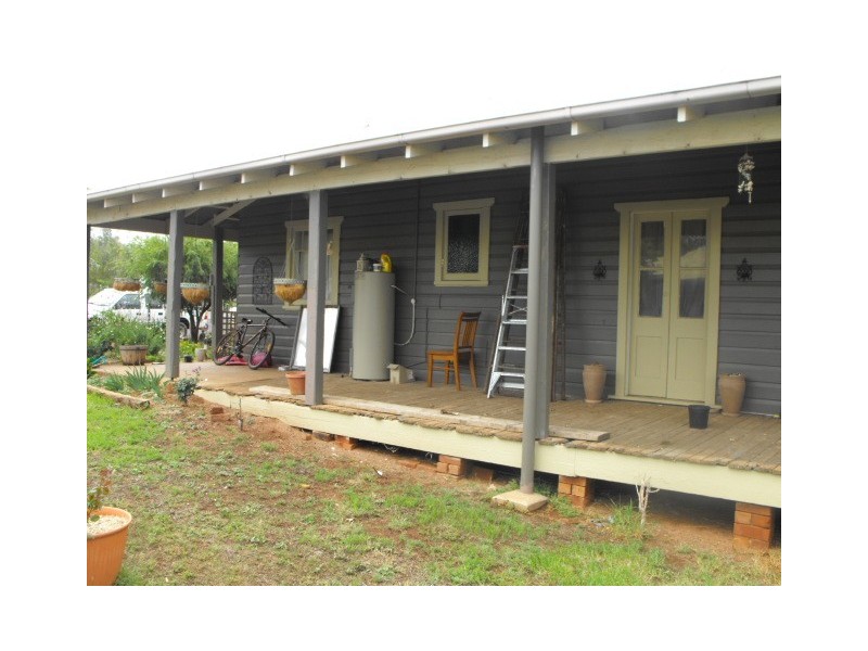 38 Caswell Street, Peak Hill NSW 2869