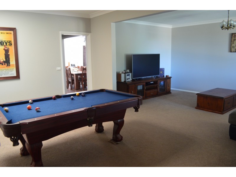 26 Moor Street, Parkes NSW 2870